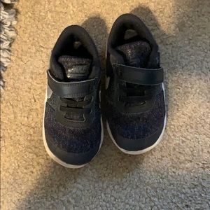 Nike kids toddler shoes black